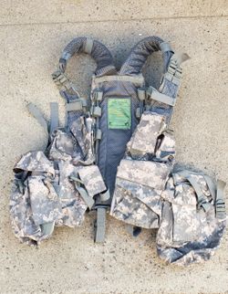 Military Tactical Hydration Vest 🪖