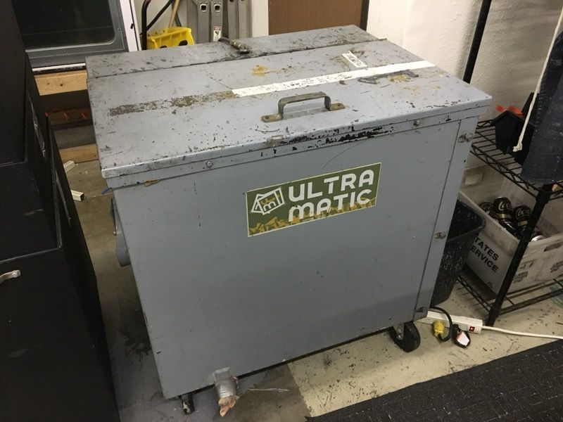Vibratory Tumbler Deburring Machine // Ultramatic
