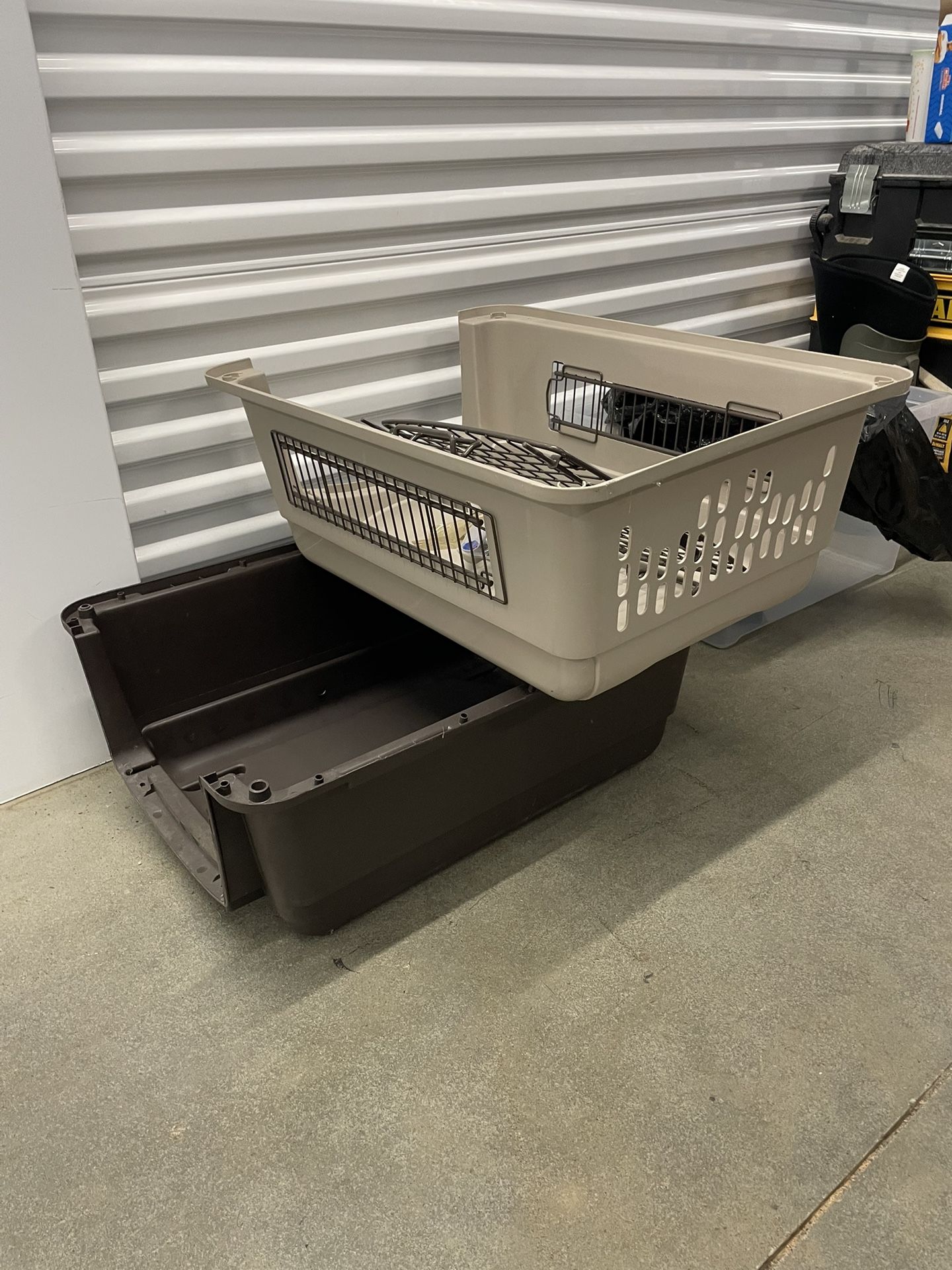 Small Dog Crate-NEED GONE ASAP