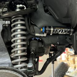 FOX COILOVER SHOCKS WITH ADJUSTERS RACE SERIES 🔥FRONT AND REAR 4000$ PAYMENT PLANS AVAILABLE 