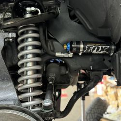 FOX COILOVER SHOCKS WITH ADJUSTERS RACE SERIES 🔥FRONT AND REAR 4000$ PAYMENT PLANS AVAILABLE