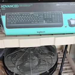 Logitech, Mk 520 Keyboard And Mouse