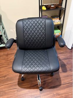 Wide Executive Office Chair w/ Lumbar Support