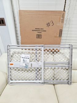 NEW!!! North States Universal Pet Gate Plastic - Expandable, Extra Wide - 26-42 In., Gray