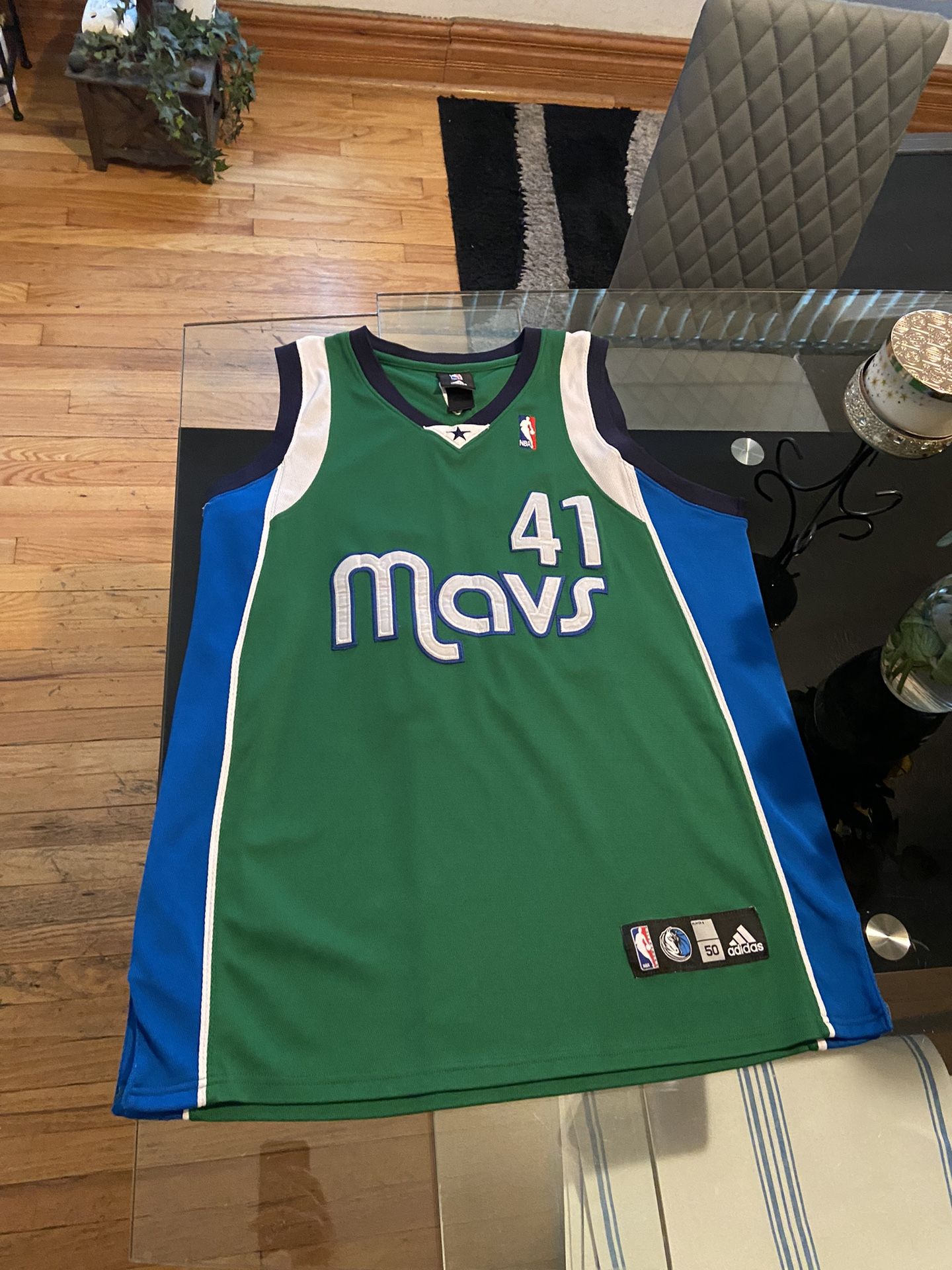 Classic Dirk Nowitzki Jersey