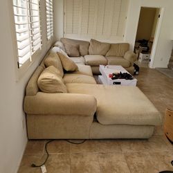 3 Piece Sectional Couch.
