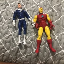 2 Action Figures