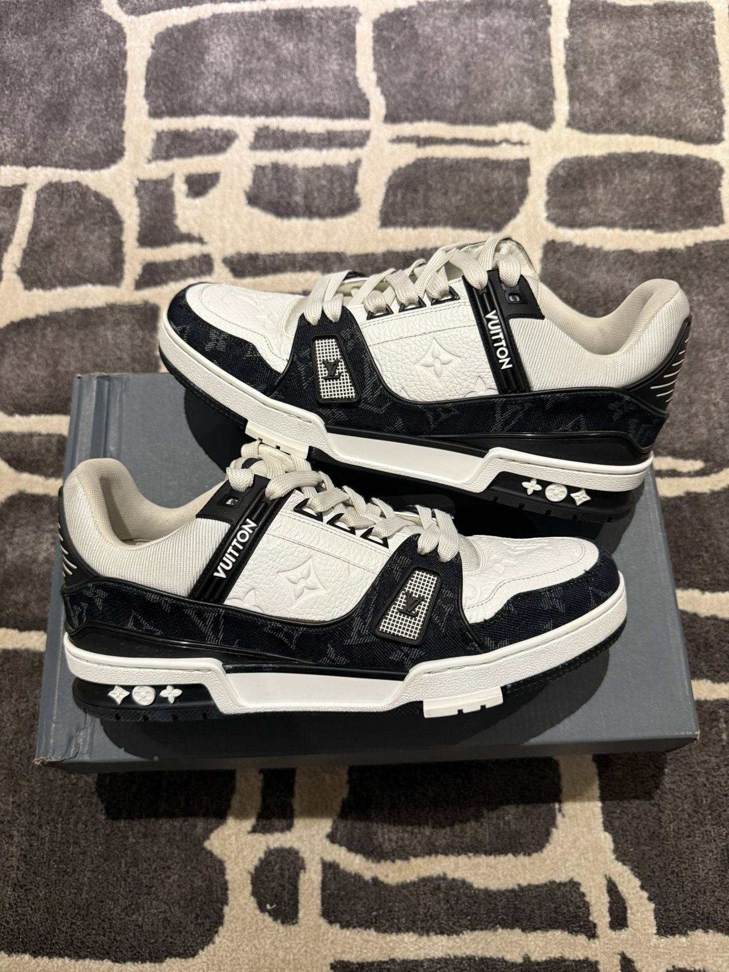 Louis Vuitton Trainer Size 8.5 men’s