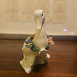 🦆 Vintage 1988 Enesco Porcelain Duck Figurine – Hand-Applied Flowers – Made in Taiwan