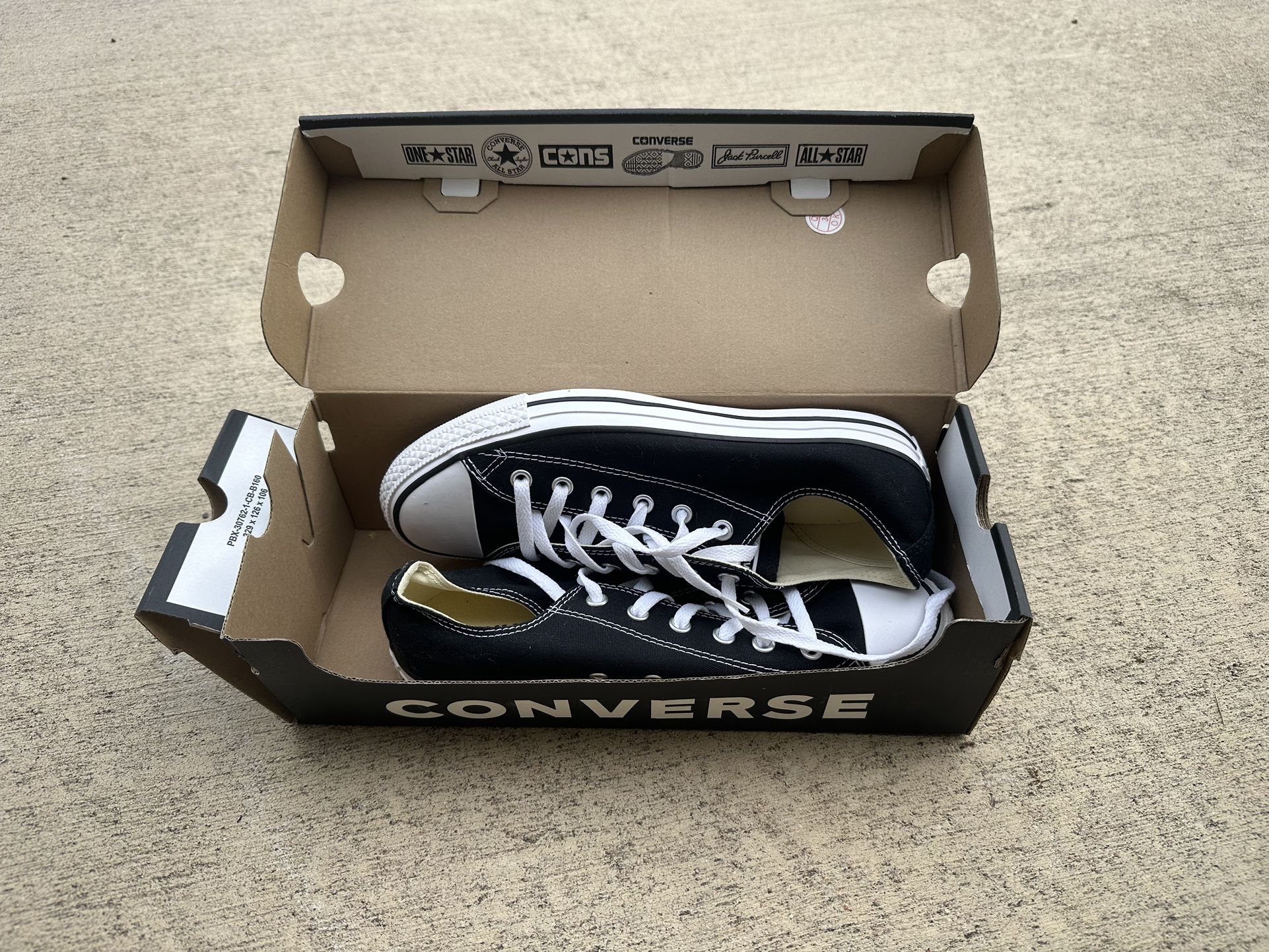 Converse Shoes Unisex 8 M    10W