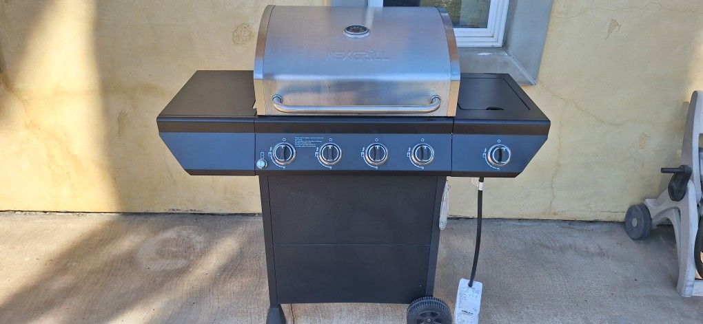 Bbq Grill Propane Like New "