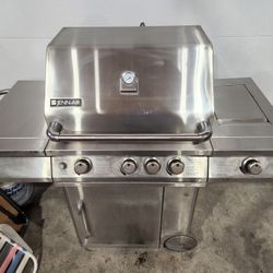 USED JENN-AIR REAL STAINLESS STEEL BBG GRILL. 