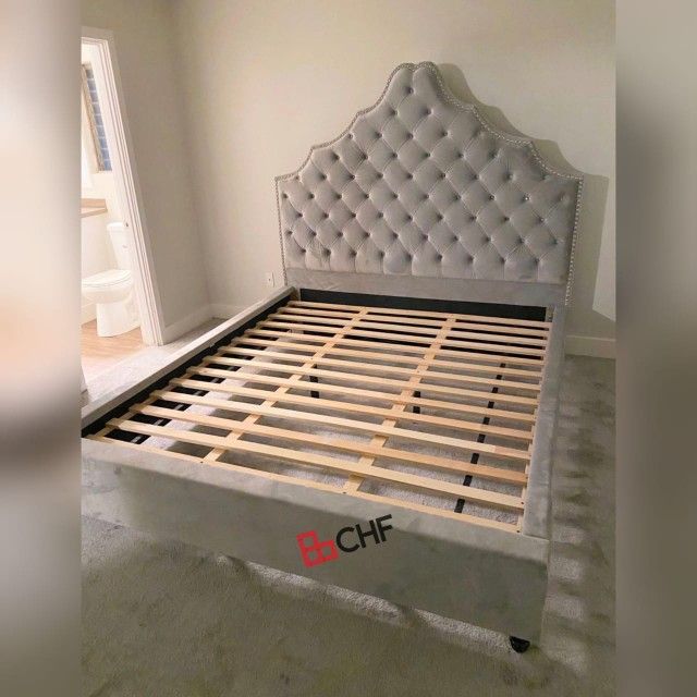 Queen  / California king  / Eastern King Size Bed Frame  ( Mattress Sold Separately )