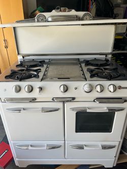 O’Keefe & Merritt stove