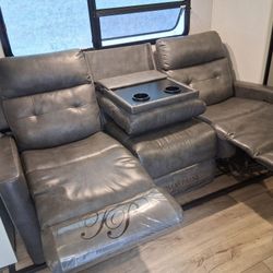 Dual Recliners with middle consol