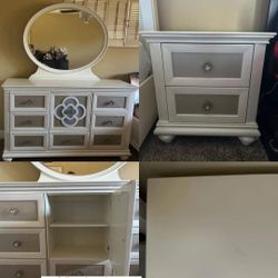 Dresser With Mirror/Night Stand 
