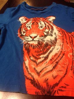 Boys shirt size 4t $2 brea