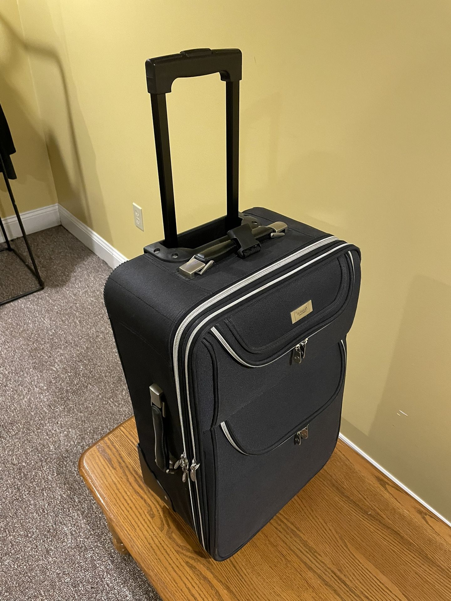 2 Suite Cases