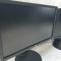 Computer Monitor - 22"  (No Hdmi)