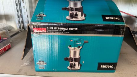 Makita 1-1/4 HP Compact Router (RT0701C) - In Box