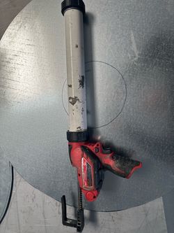 Milwaukee M12 Sausage caulking, gun