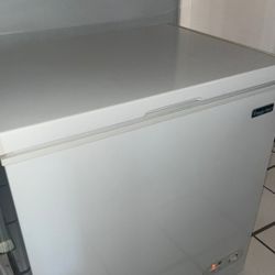 Magic Chef Deep Freezer In Perfect Condition 