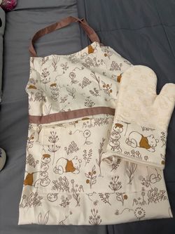 Winnie the Pooh Apron and Oven Mitt Set