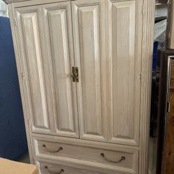 Media Cabinet/TV Cabinet/Armoire.  
