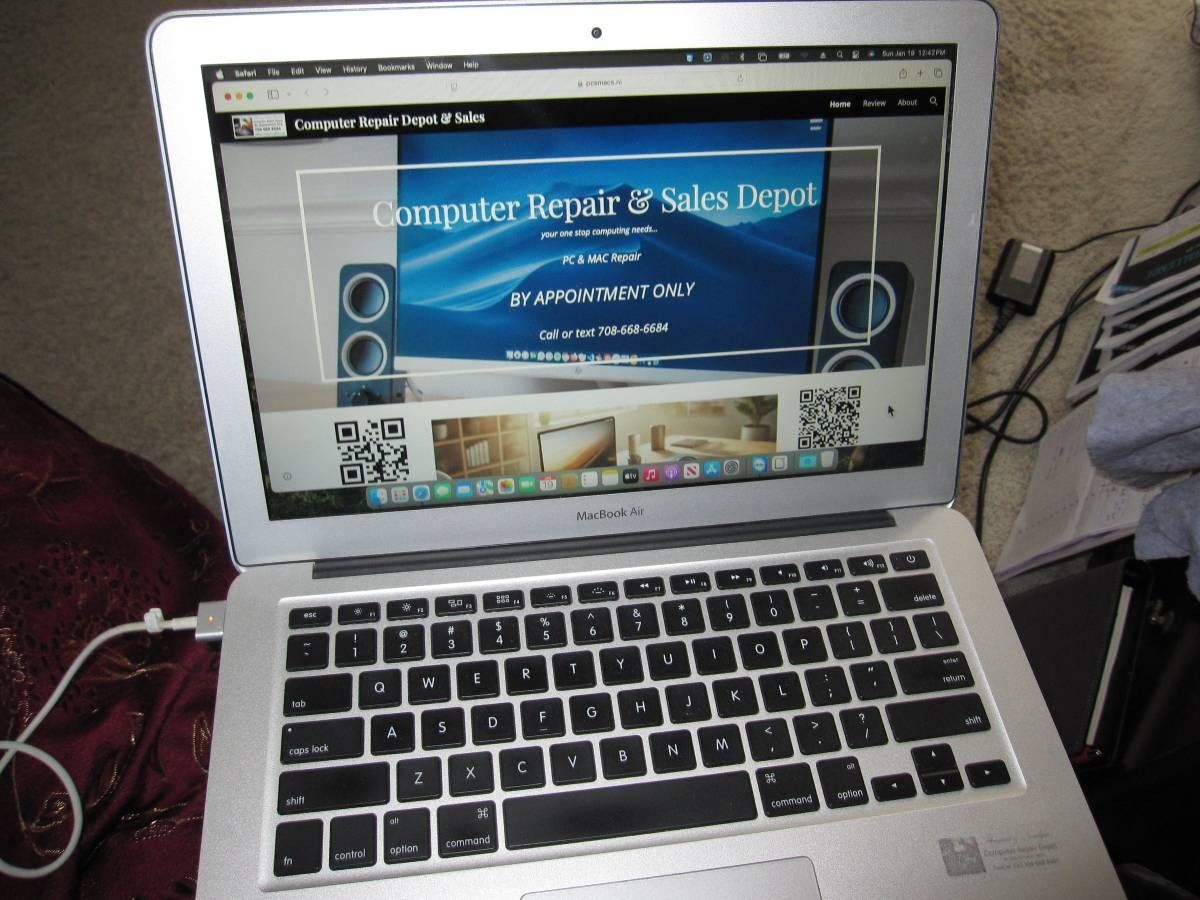 2013 Apple Macbook Air 13" laptop i7 @ 1.7Ghz 8GB 256GB Flash Sequoia - $299 (Schererville IN)