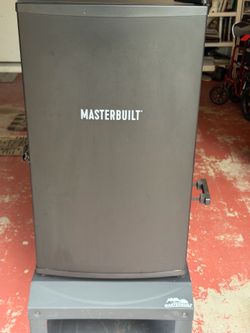 Master built 40” Digital Electric Smoker