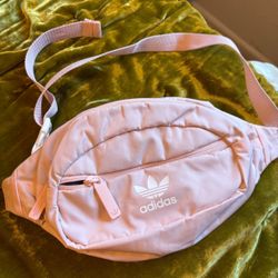 Women’s light Pink Addias Fanny pack 