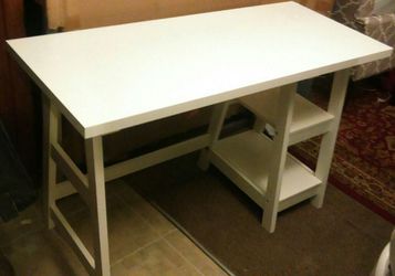 New and assembled Convenience Concepts Designs2Go Trestle Desk, White