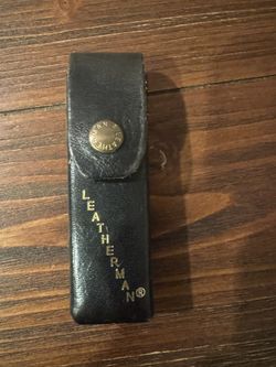 Vintage Cabela’s LeatherMan Multi Tool W/genuine Leather Case. 