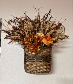 🍂 Rustic Fall Floral Wall Basket – Beautiful Autumn Décor