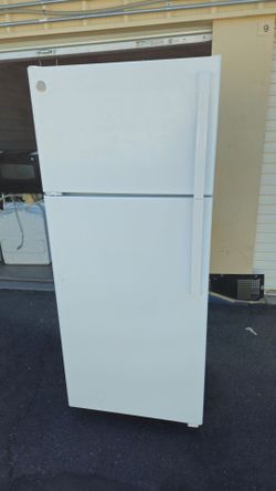 GE white refrigerator