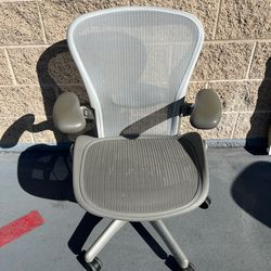 Brand New Herman Miller Mineral Remastered Aeron Size B Posture fit SL