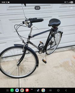 Hybrid bicycle Size xlarge Speeds Multiple 180$ with accessories  230$