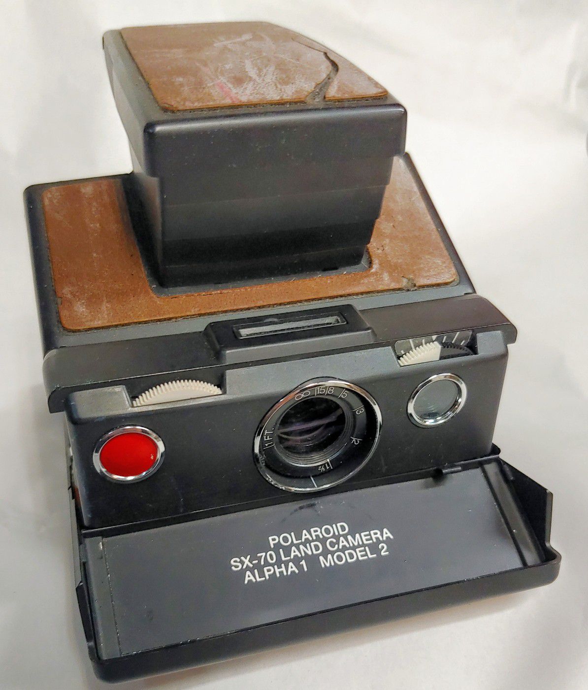 PRICED TO SELL $125! Rare Vintage 1970's Polaroid SX-70 Land Camera Alpha 1 Model 2