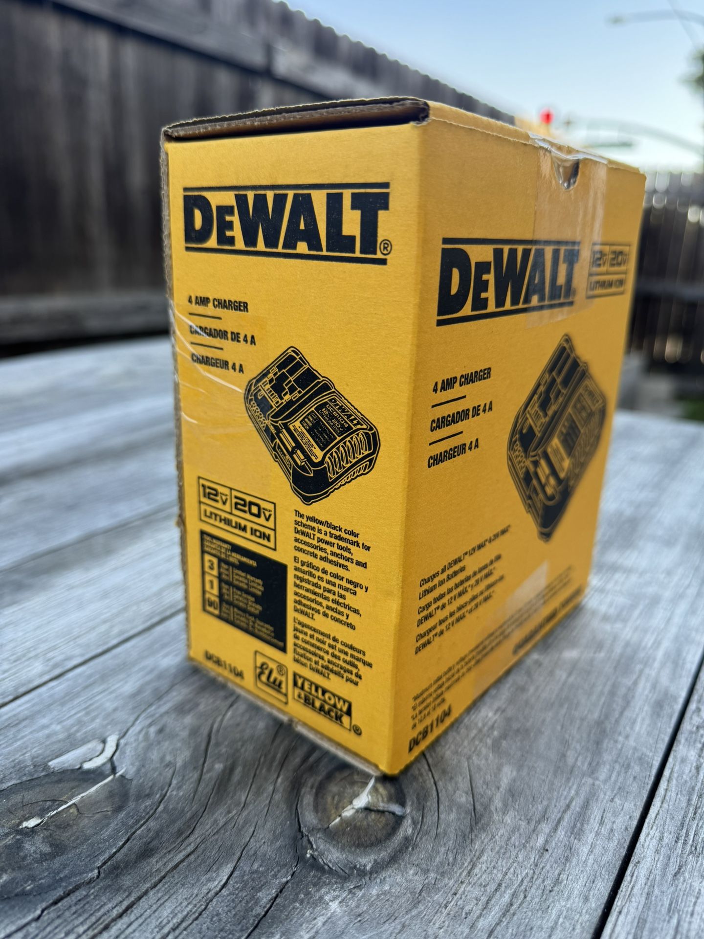 DeWALT Charger