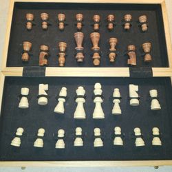 Portland Chessmen and Board Exc Cond

