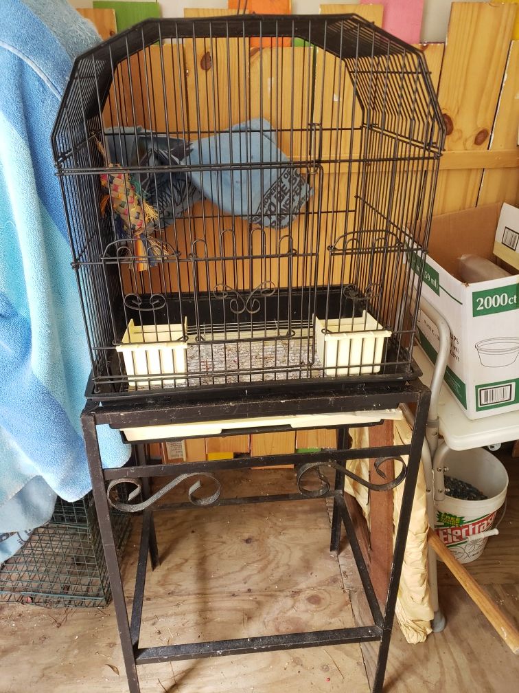 PET CAGE/ WROUGHT IRON STAND