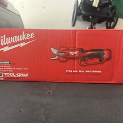 Milwaukee M12 12V Cordless Brushless Pruner Shears (Tool Only)