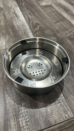 Slow water bowl for dogs
