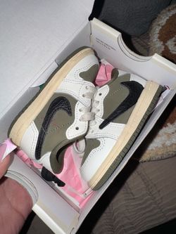 Travis Scott 1s