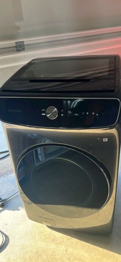 LAVADORA DOBLE SAMSUNG TRABAJA BIEN SOLO TIENE UN DETALLE LA VÁLVULA DE AGUA SI LA. SIERRA MANUAL ES MEJOR