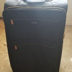 Lucas Suitcase (29 Inch)