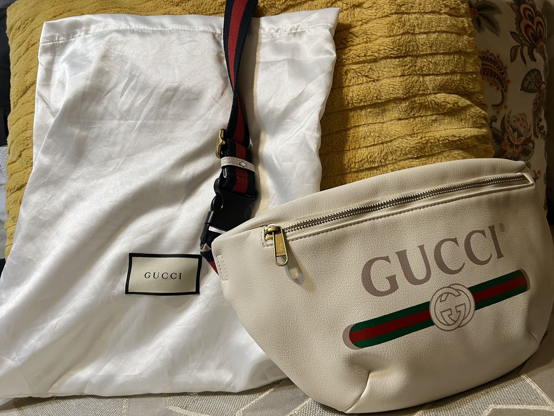 Gucci Bumbag - Perfect Condition