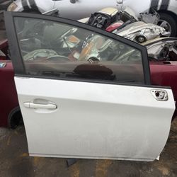 2014 Toyota Prius Passenger Right Front Door $250