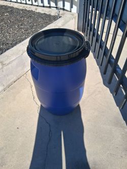 20  Gal  Open Head Lever Lock Ring Blue Water Storage Containers Dog Cat Food Grade