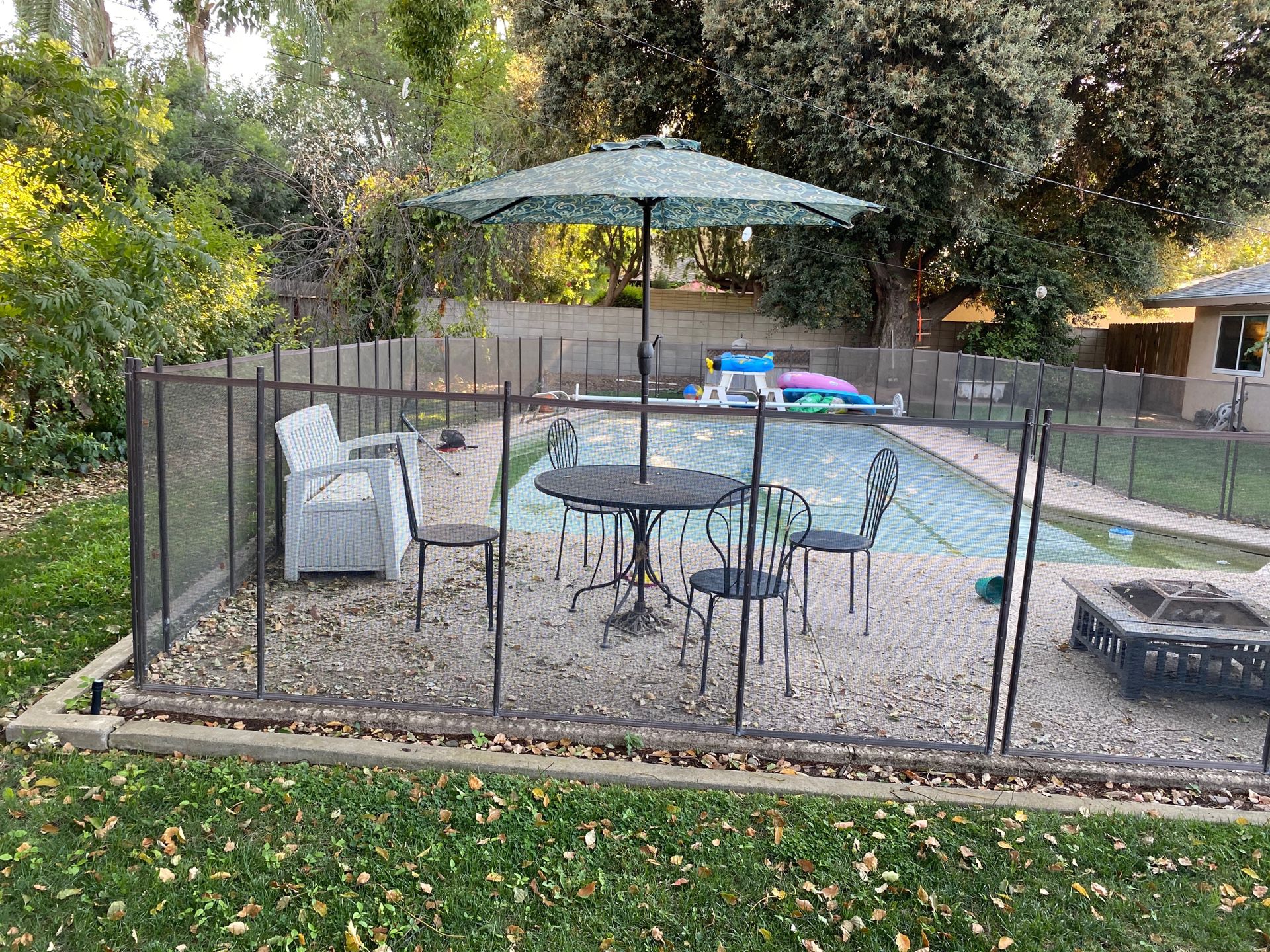 Guardian pool fence